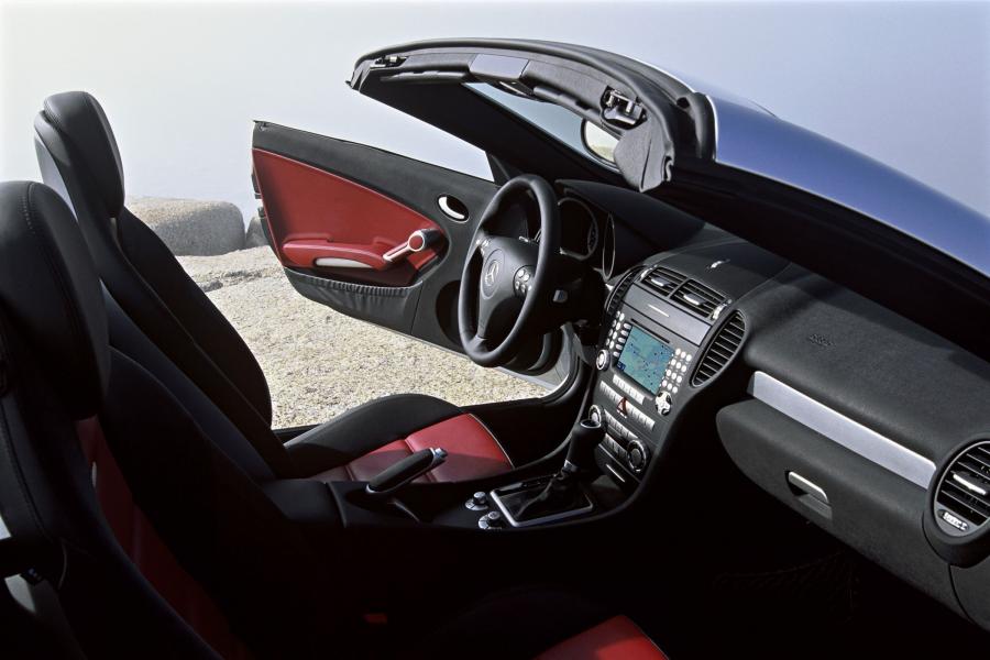  Mercedes-Benz SLK55 AMG 2005 года  (фото 61 из 96)
